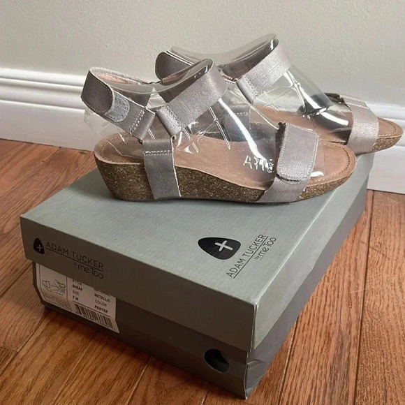 Adam Tucker by Me Too pewter metallic sandals - Picture 6 of 7